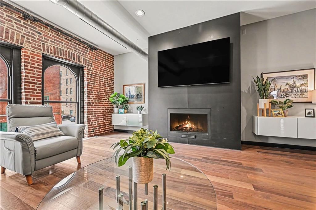 308 W 8th Street — photo 10