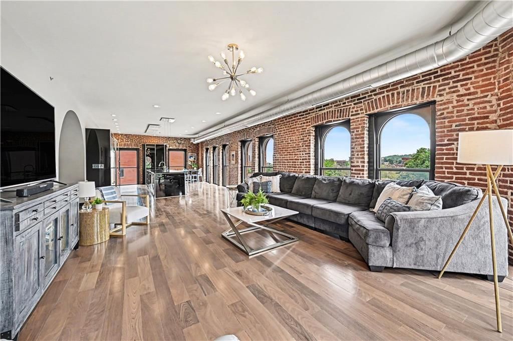 308 W 8th Street — photo 16