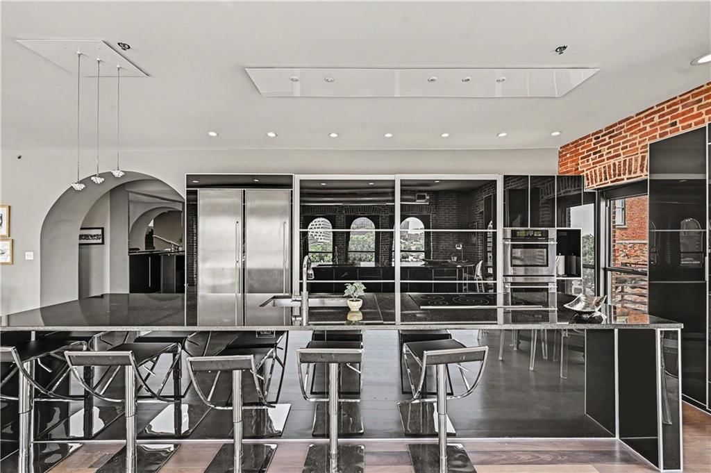 308 W 8th Street — photo 20