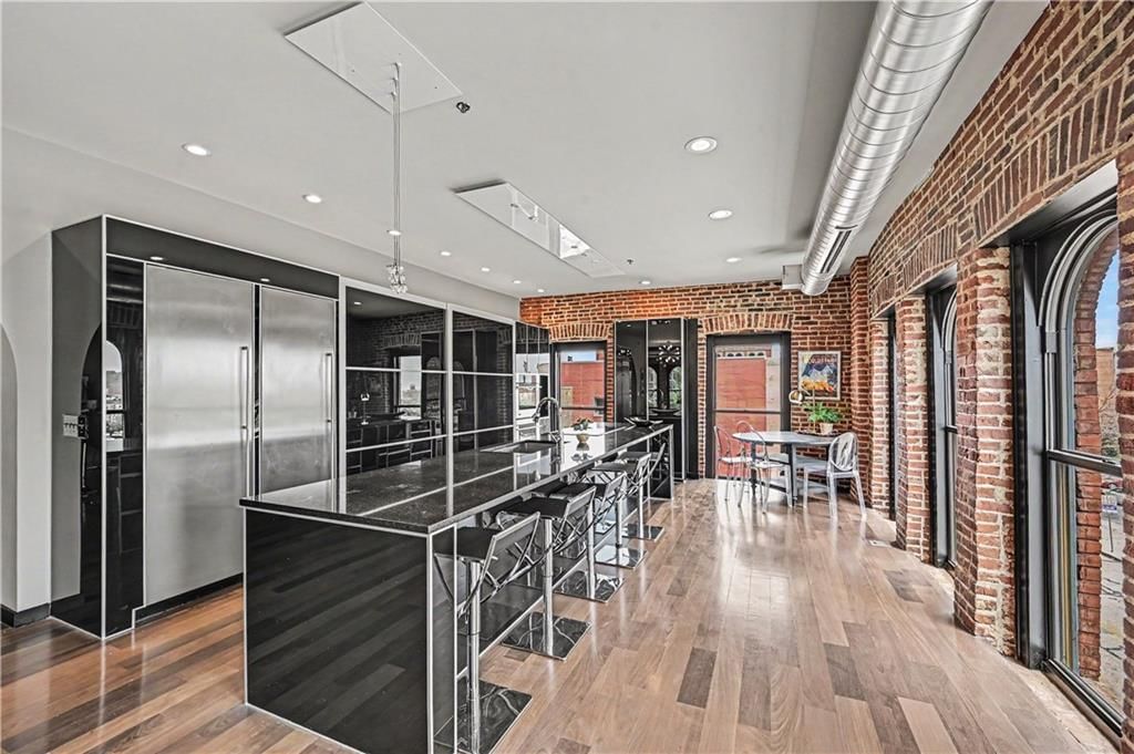 308 W 8th Street — photo 23