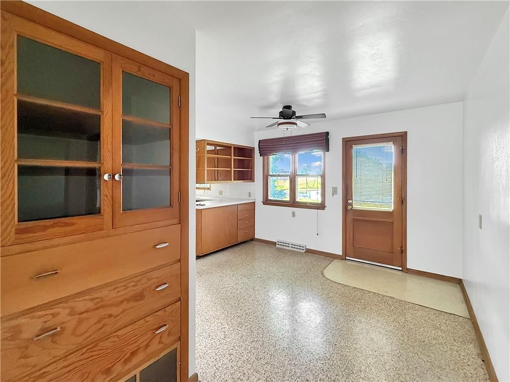 504 W 22nd Street — photo 9