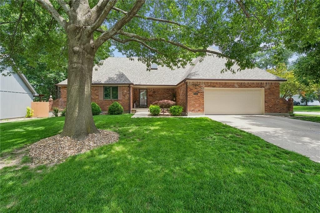 1025 SE Bridgehampton Way — photo 1