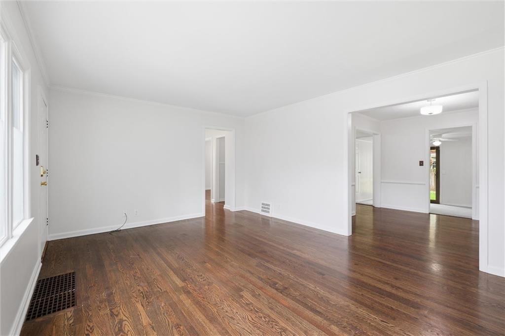 5444 Linden Street — photo 7