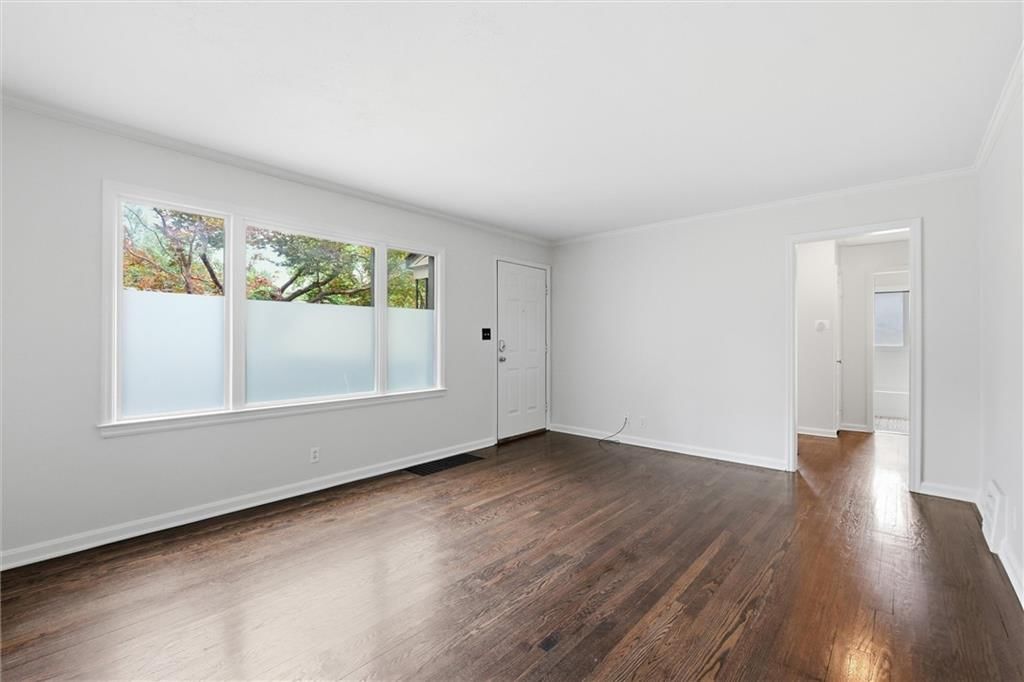 5444 Linden Street — photo 8