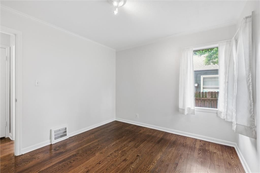 5444 Linden Street — photo 11