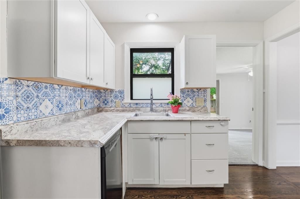 5444 Linden Street — photo 14