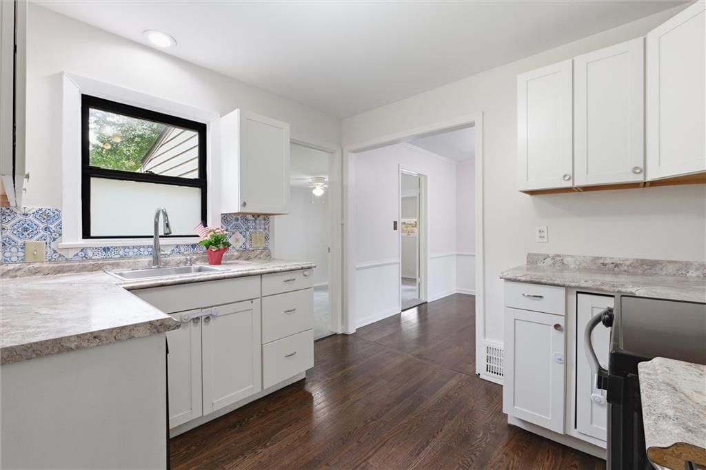 5444 Linden Street — photo 16