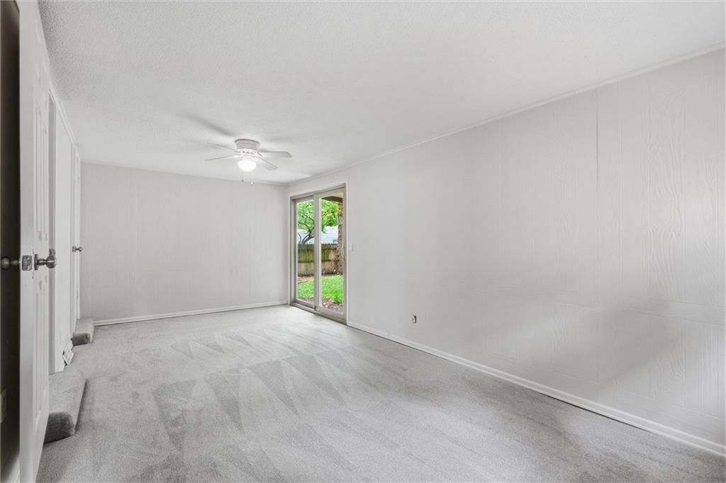 5444 Linden Street — photo 25