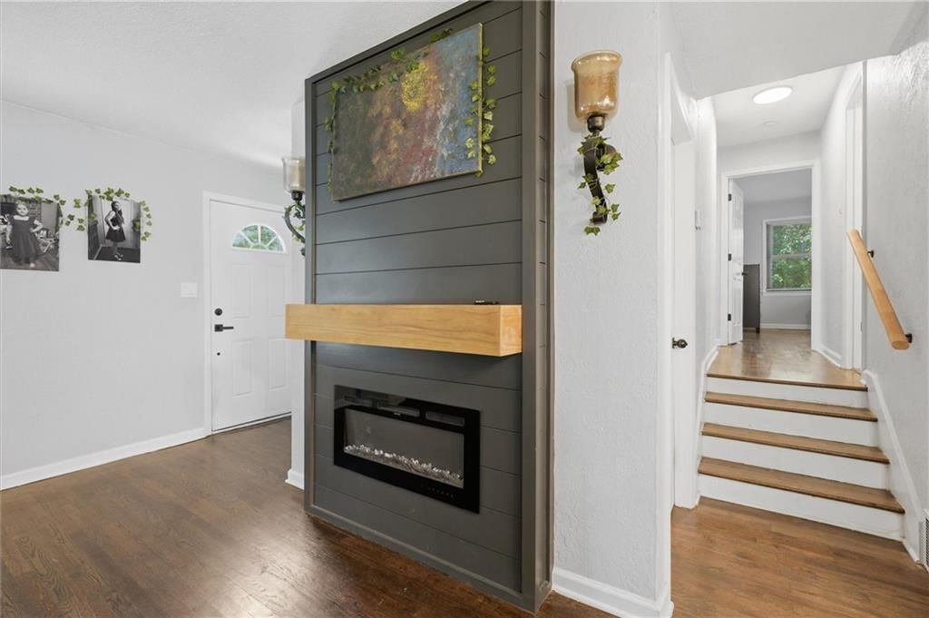 16105 Oakland Avenue — photo 9