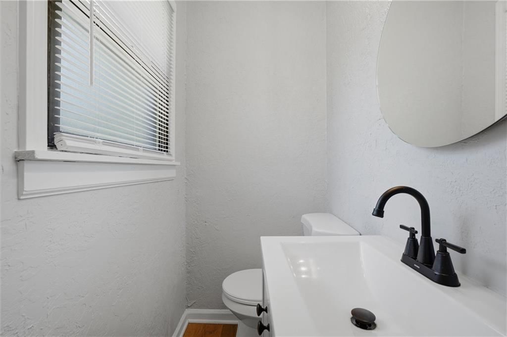 16105 Oakland Avenue — photo 13