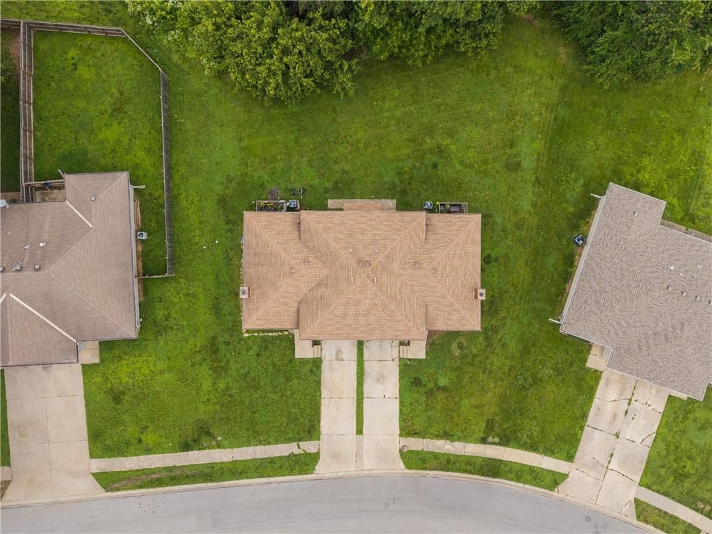 705 NE Banner Drive — photo 8