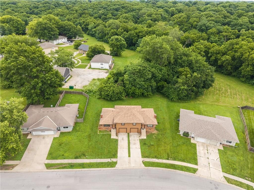 705 NE Banner Drive — photo 11