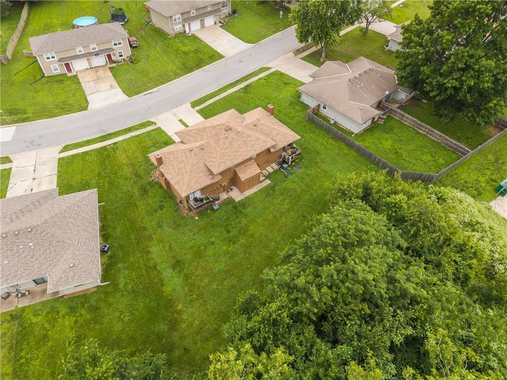 705 NE Banner Drive — photo 13