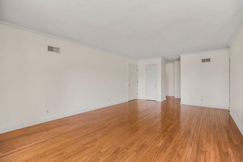 8740 Metcalf Avenue — photo 10