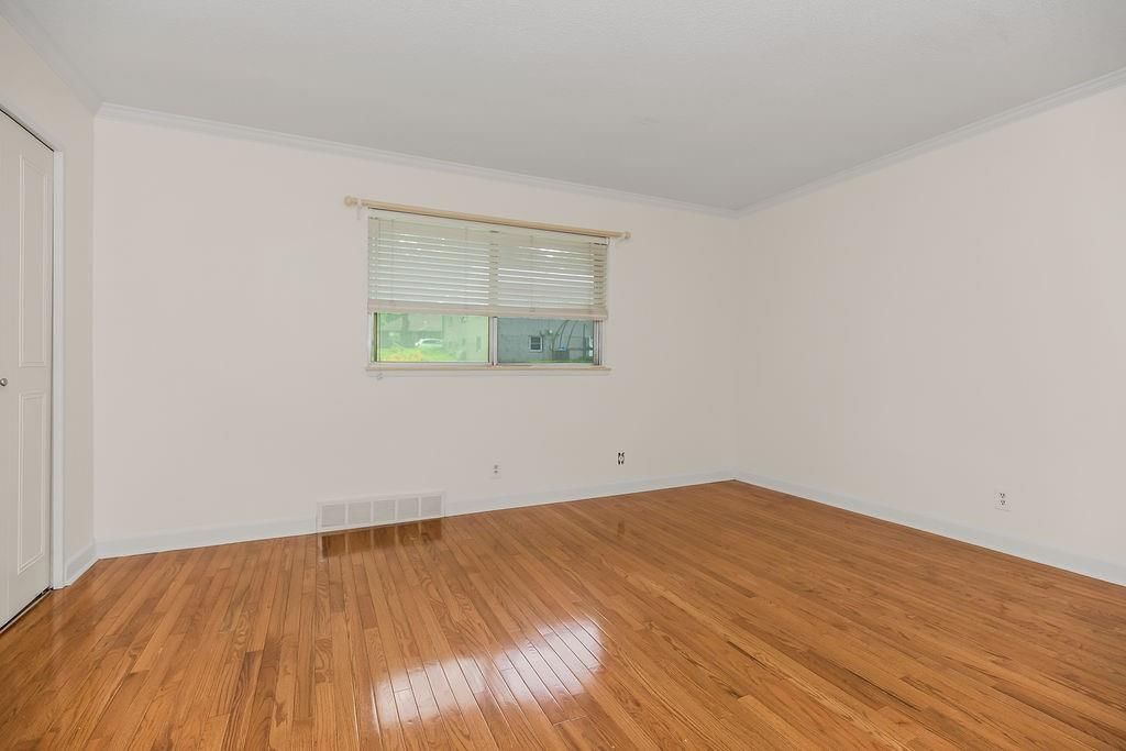 8740 Metcalf Avenue — photo 20
