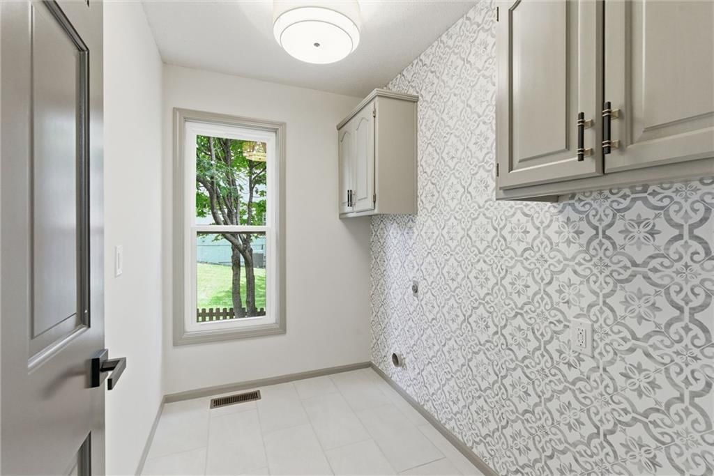 10011 W 125th Terrace — photo 28