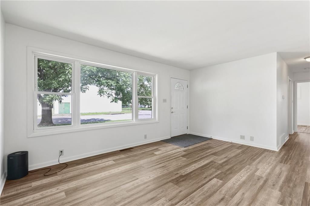 756 S Holbrook Street — photo 4