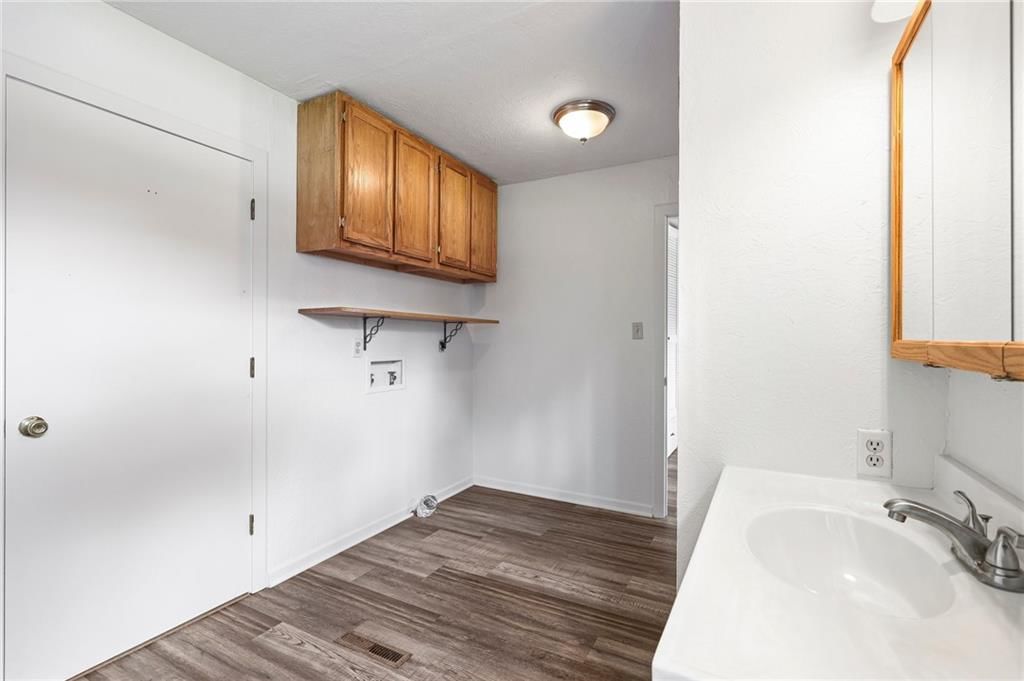756 S Holbrook Street — photo 10
