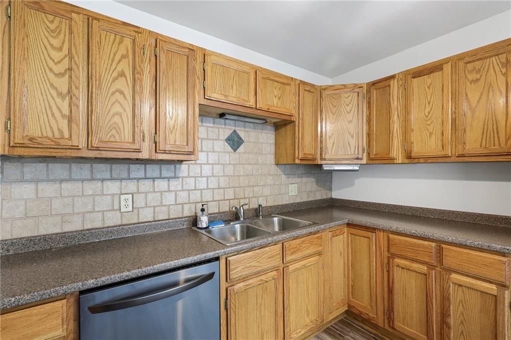 756 S Holbrook Street — photo 15