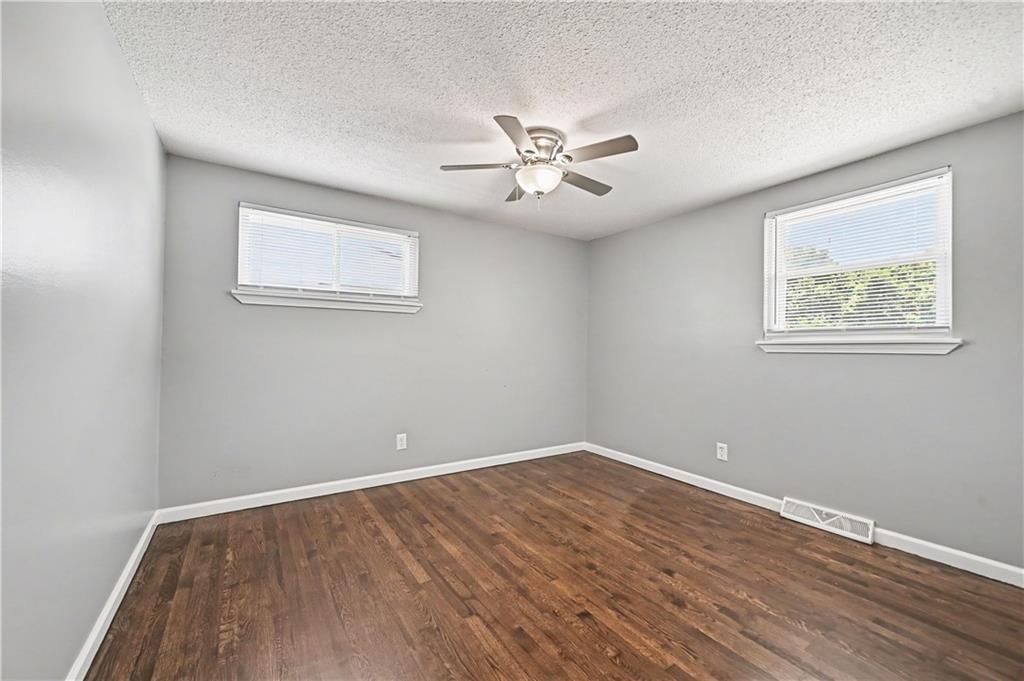 5215 NE 60th Terrace — photo 17