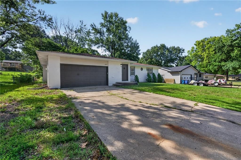 1233 Old Manor Road — photo 4