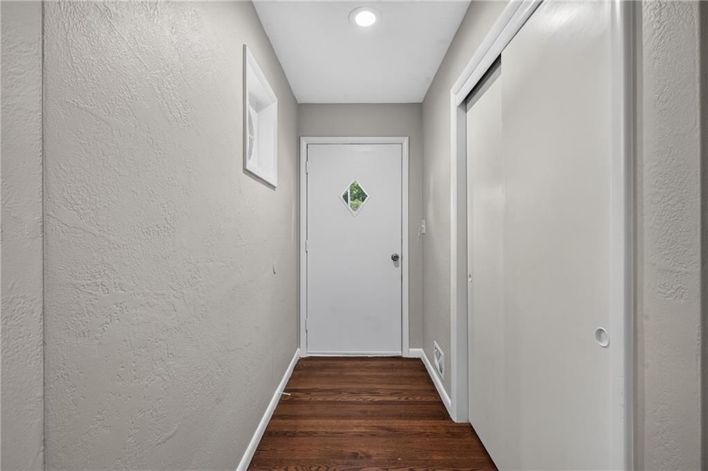 1233 Old Manor Road — photo 5