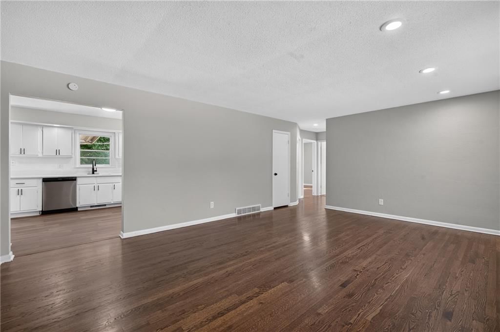 1233 Old Manor Road — photo 6