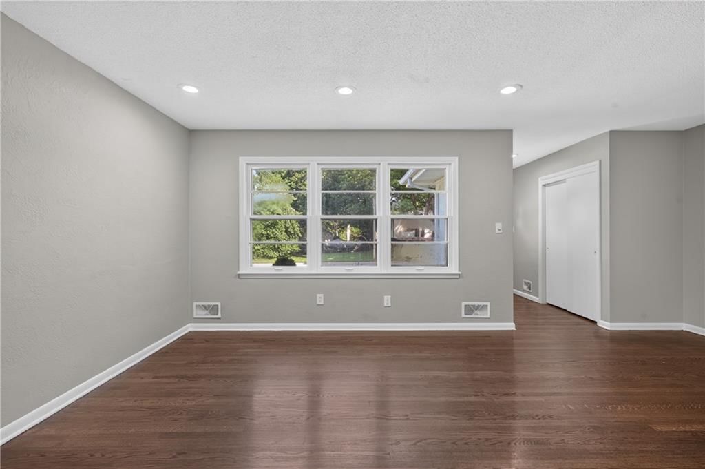 1233 Old Manor Road — photo 8