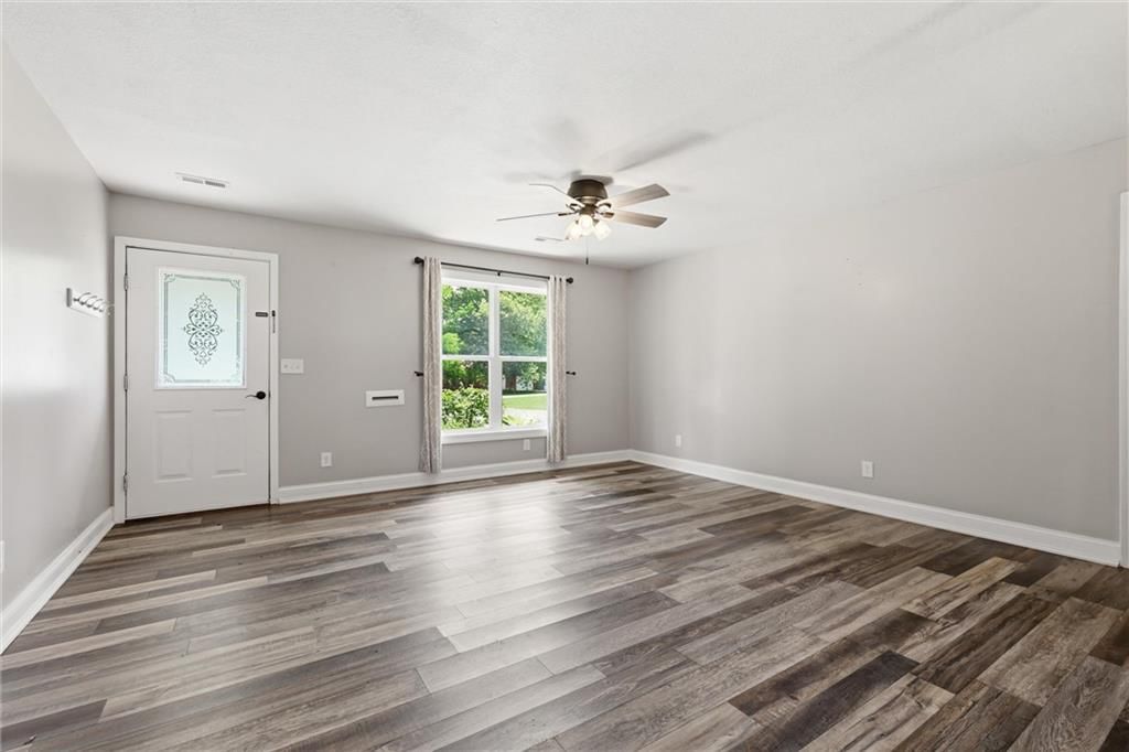 204 Harker Drive — photo 5