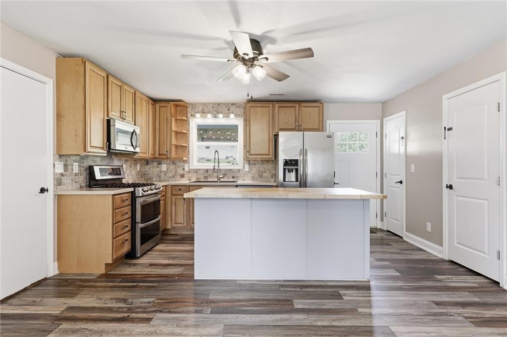 204 Harker Drive — photo 8