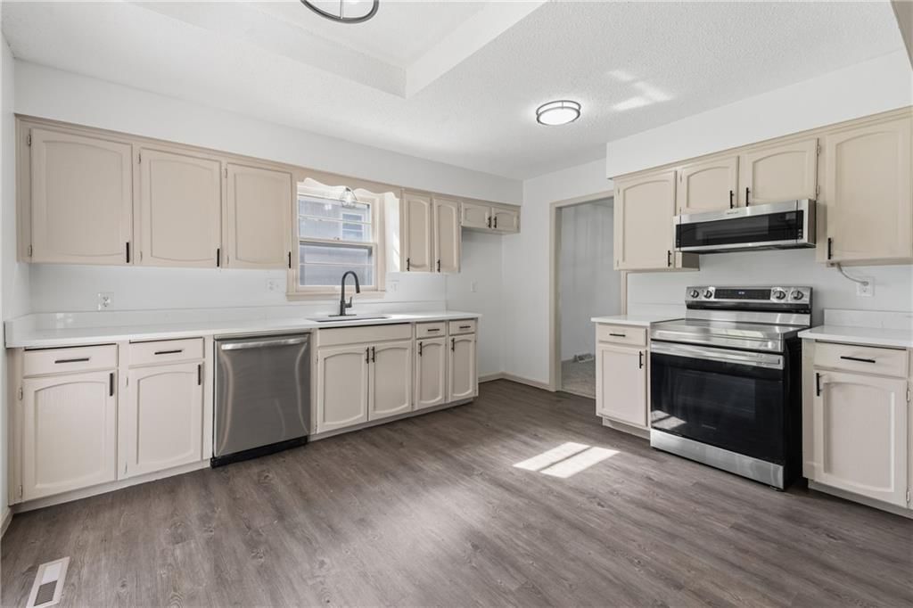 16721 Hardee Street — photo 10