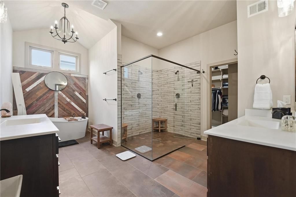 2029 NE Bluestone Drive — photo 25