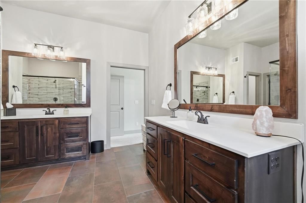2029 NE Bluestone Drive — photo 28
