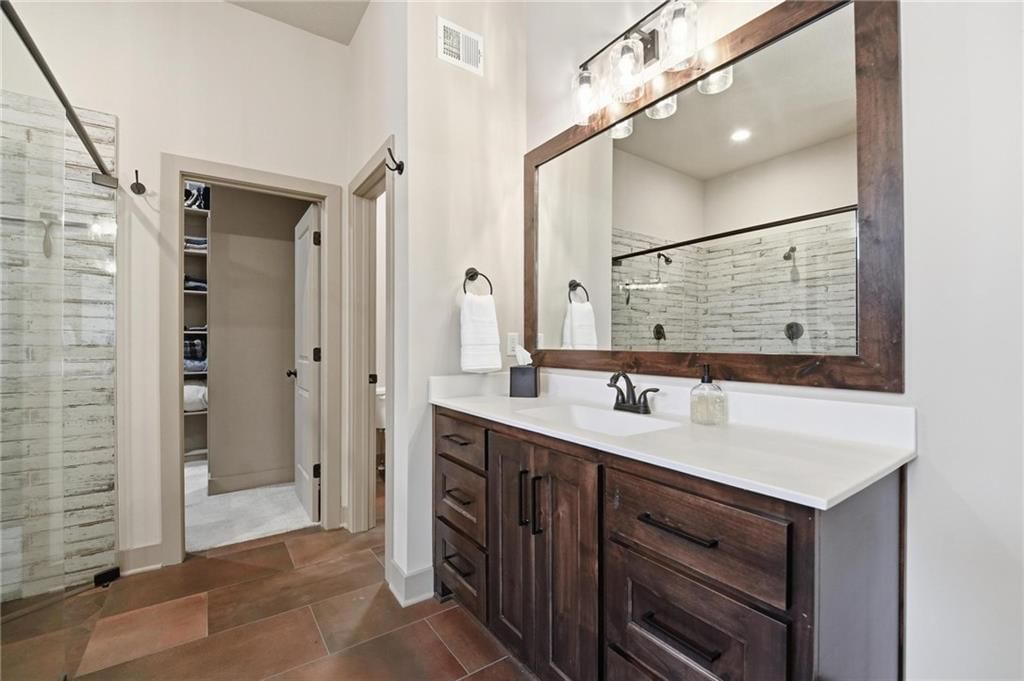 2029 NE Bluestone Drive — photo 29