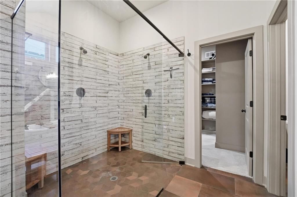 2029 NE Bluestone Drive — photo 31