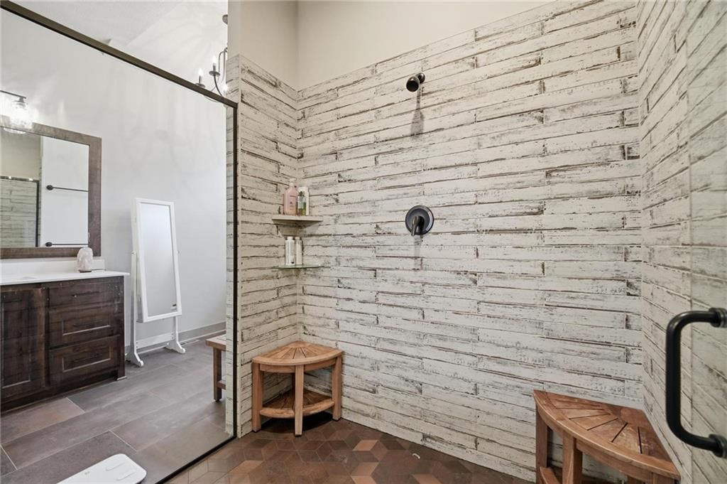 2029 NE Bluestone Drive — photo 32