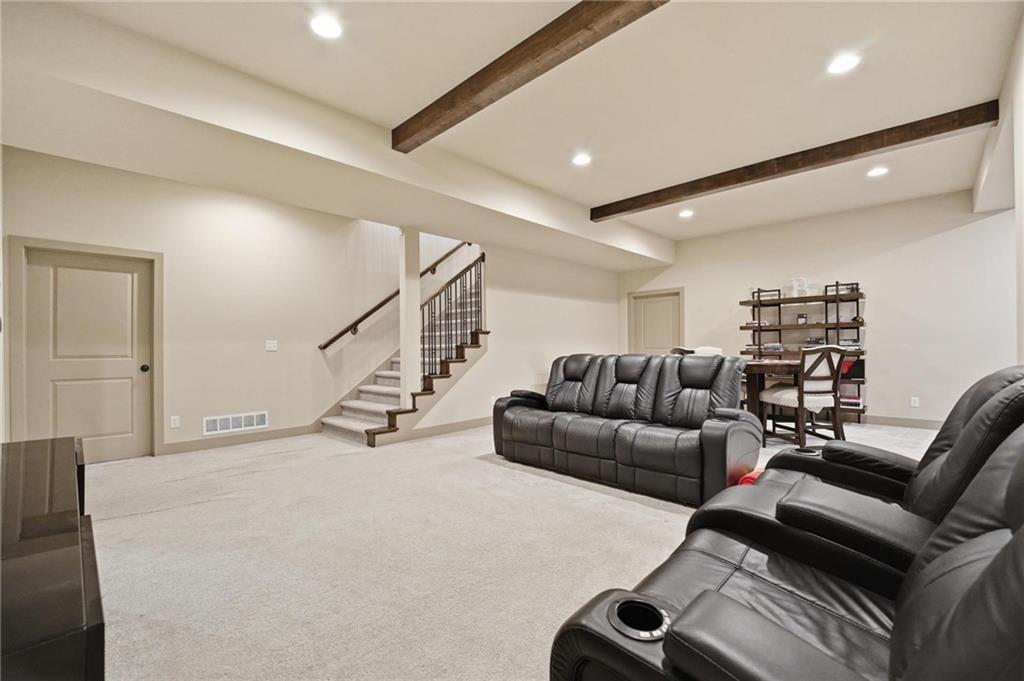 2029 NE Bluestone Drive — photo 39