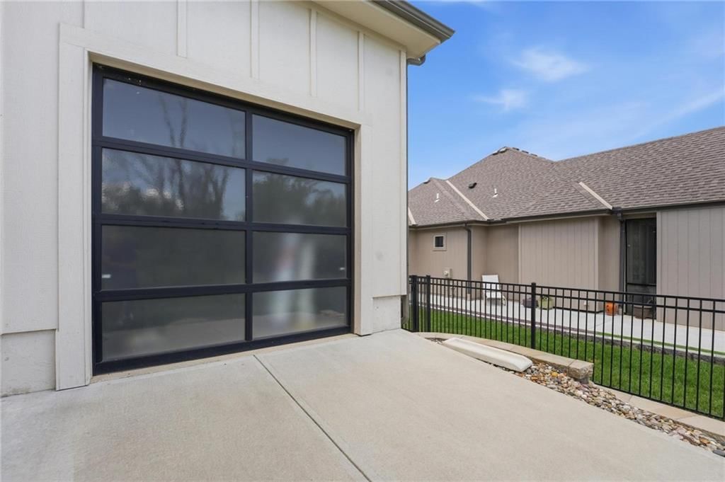 2029 NE Bluestone Drive — photo 62