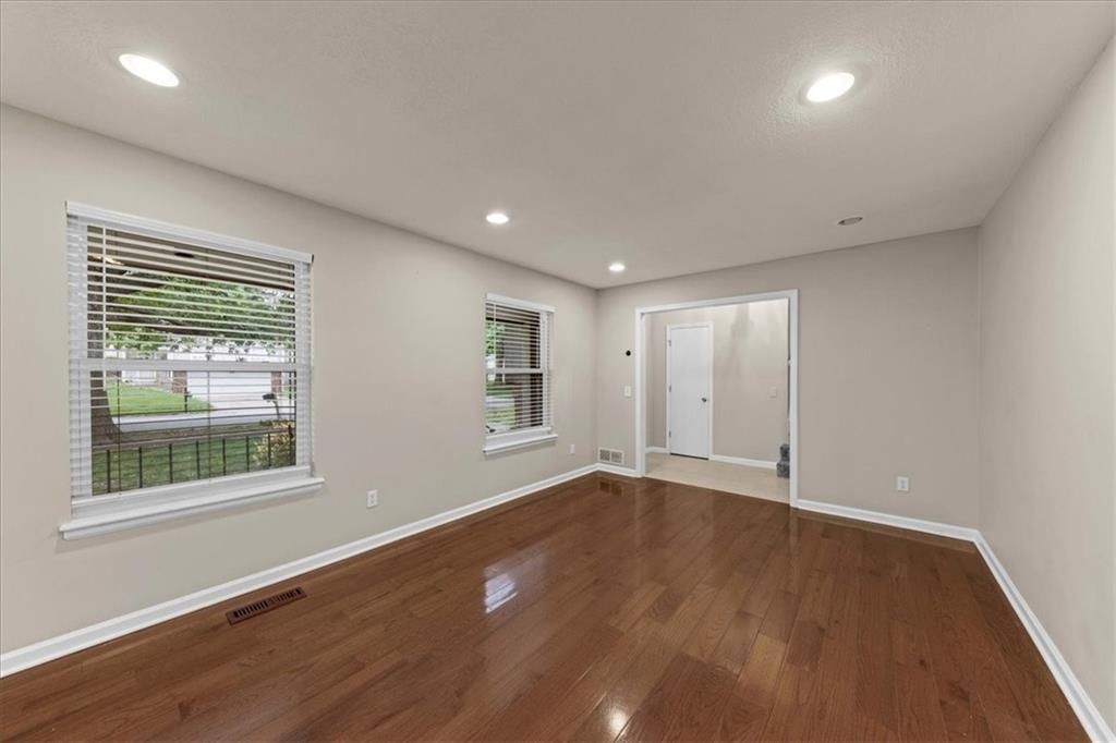 6220 Greenwood Drive — photo 6