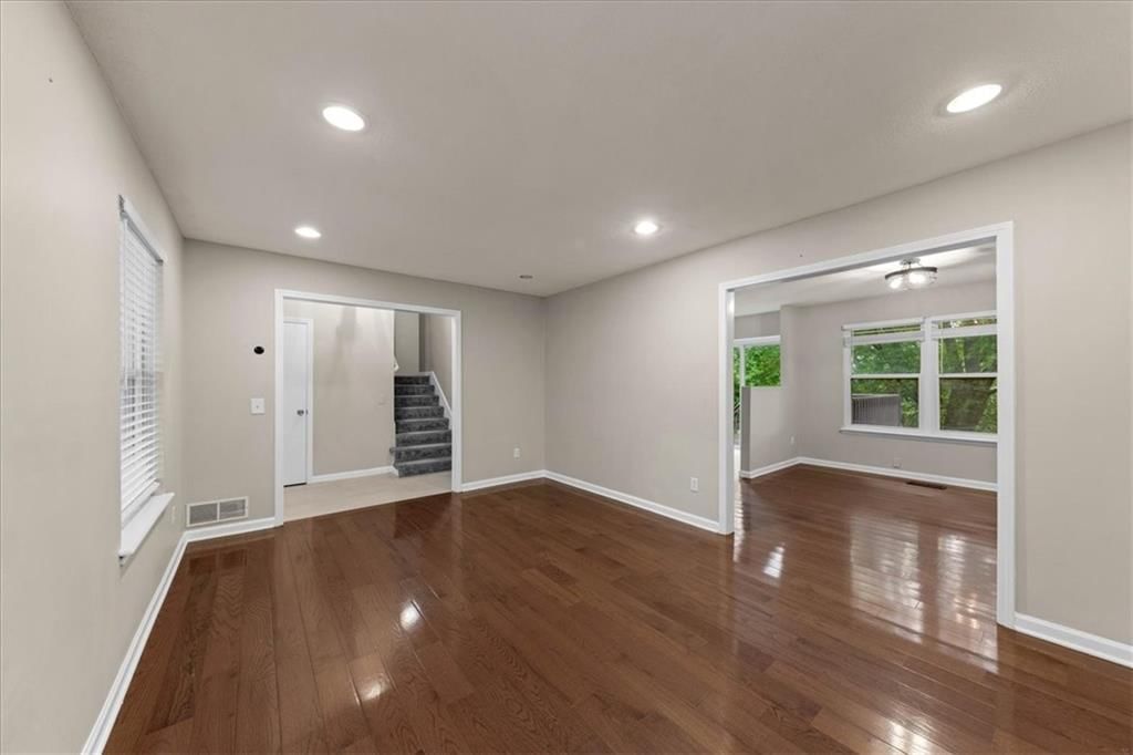6220 Greenwood Drive — photo 7