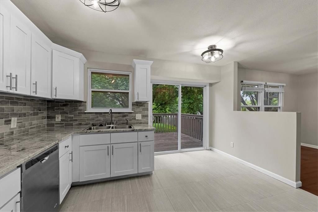 6220 Greenwood Drive — photo 8