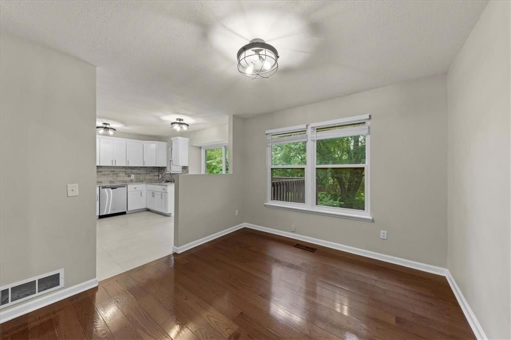 6220 Greenwood Drive — photo 12