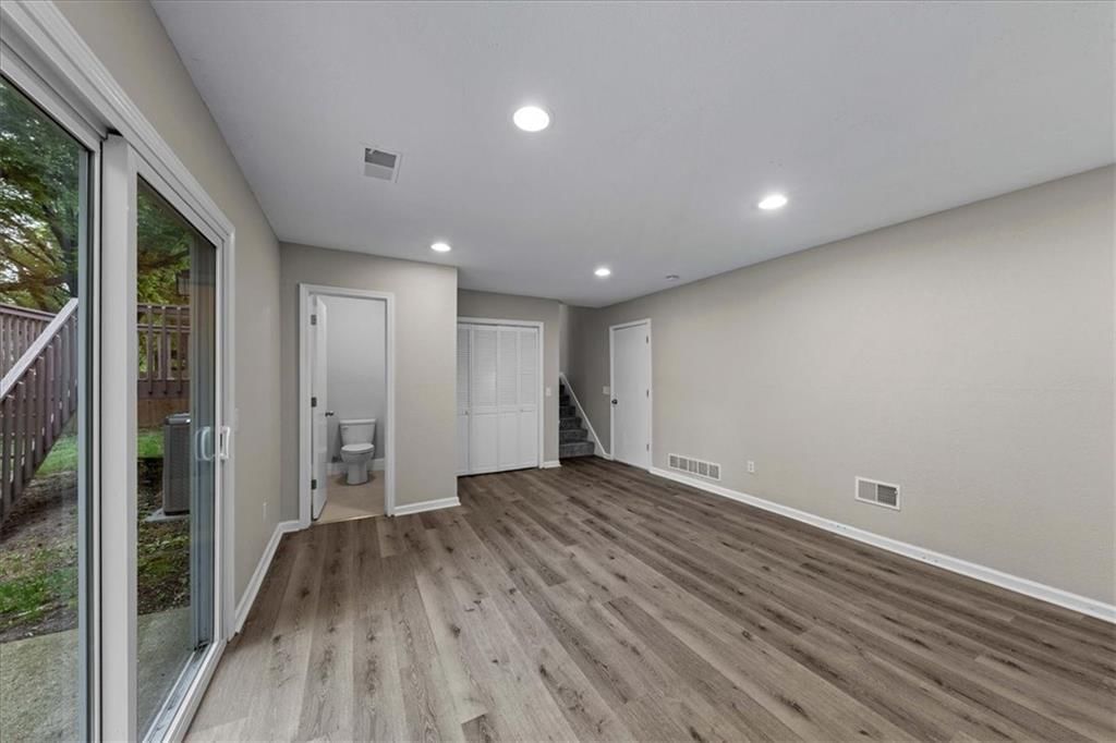 6220 Greenwood Drive — photo 16