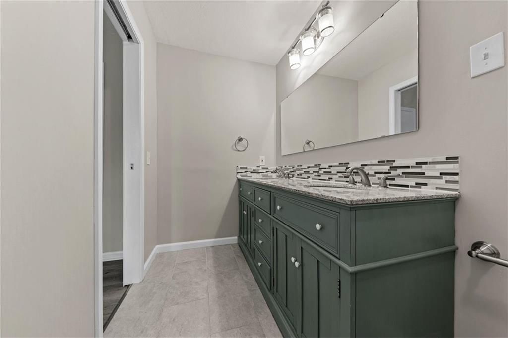 6220 Greenwood Drive — photo 24