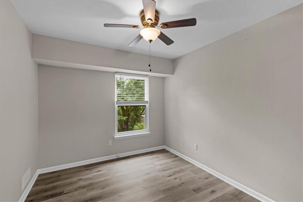 6220 Greenwood Drive — photo 29