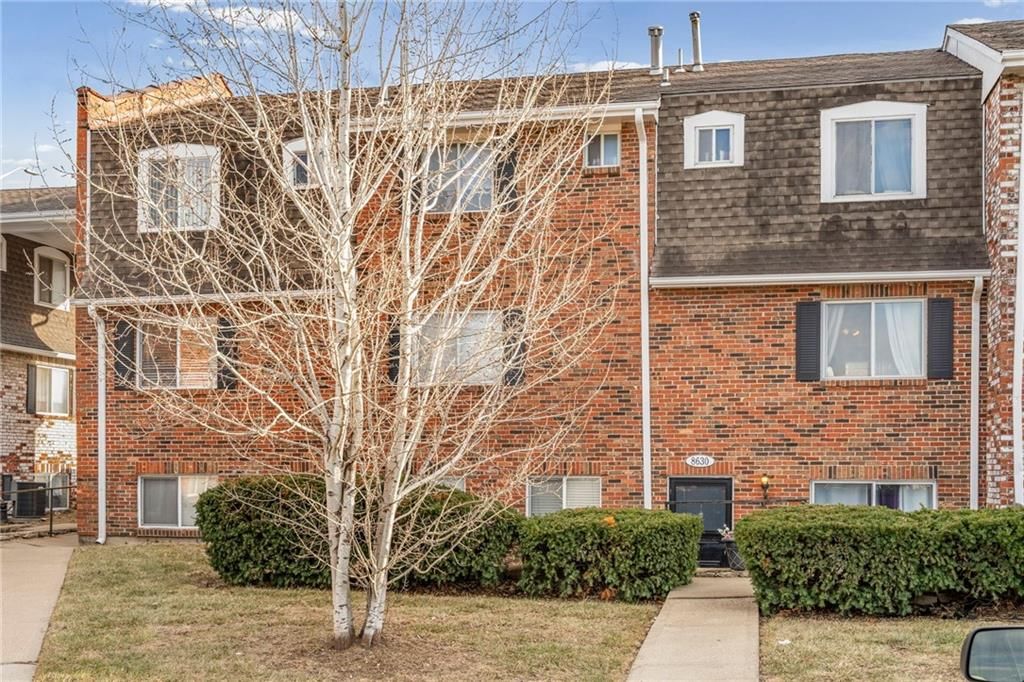 8630 W 85TH Street, Overland Park, KS