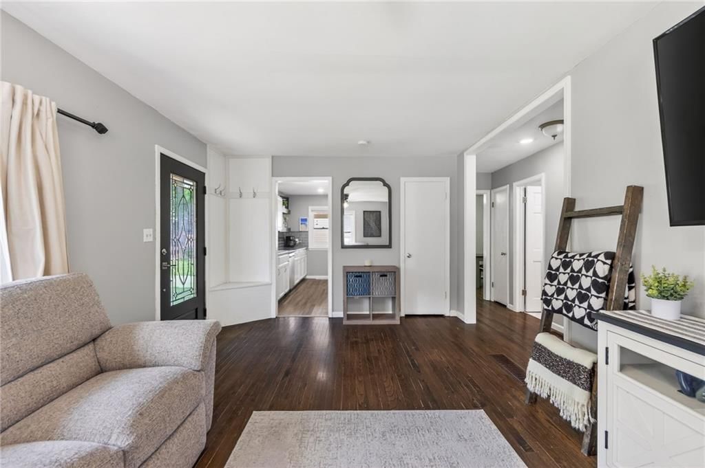 1711 N Dodgion Avenue — photo 9