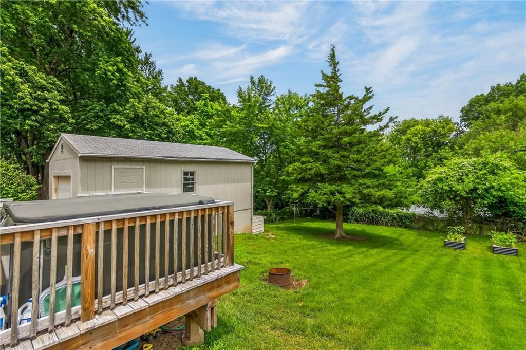 1711 N Dodgion Avenue — photo 43
