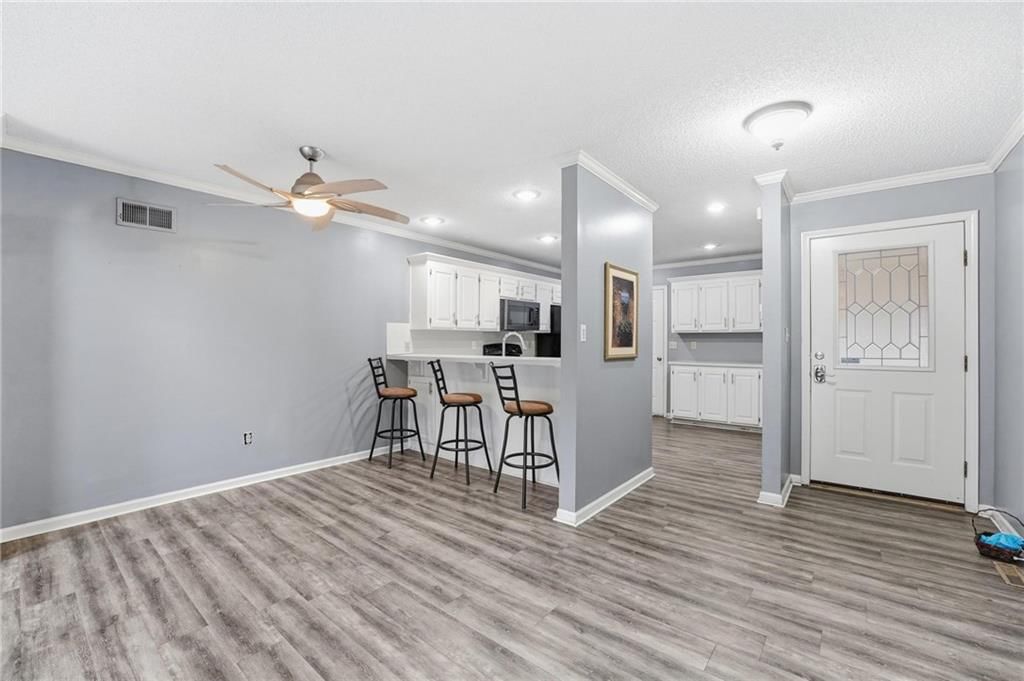 212 E Hansen Court — photo 5
