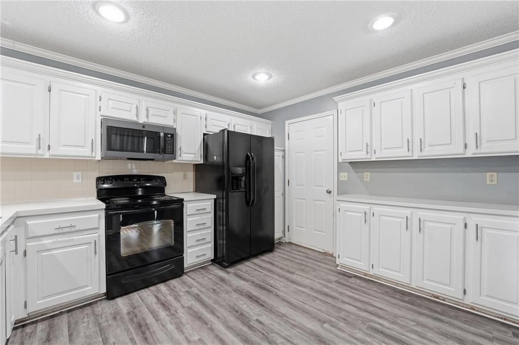 212 E Hansen Court — photo 6